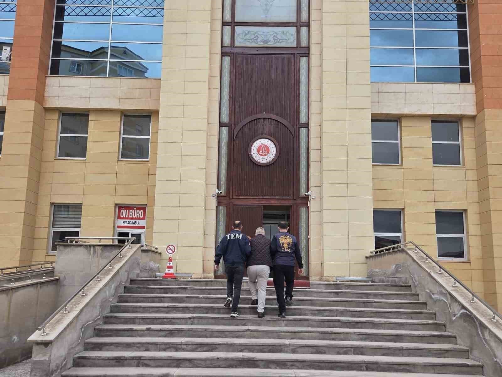Şarkışla'da 19 Yıl Hapis Cezası Bulunan Firari Polis Tarafından Yakalandı