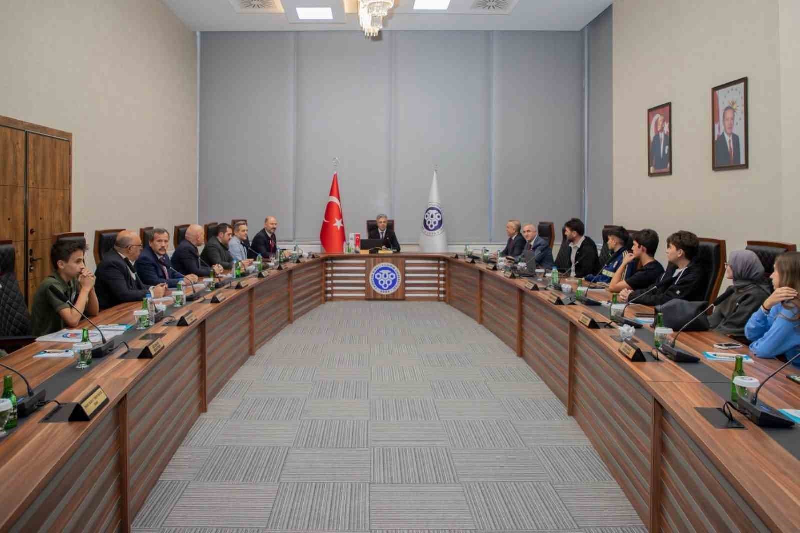 Erzincan Binali Yıldırım Üniversitesinde Eğitimde İş Birliği Görüşmesi