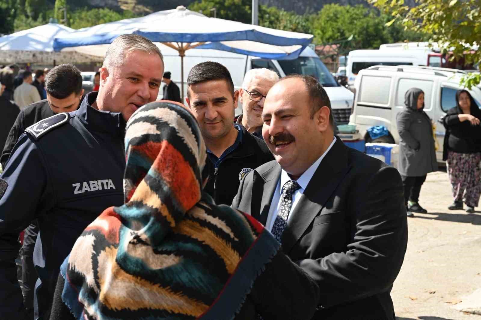 İnönü Belediye Başkanı Serhat Hamamcı Pazar Esnafı ve Vatandaşlarla Buluştu
