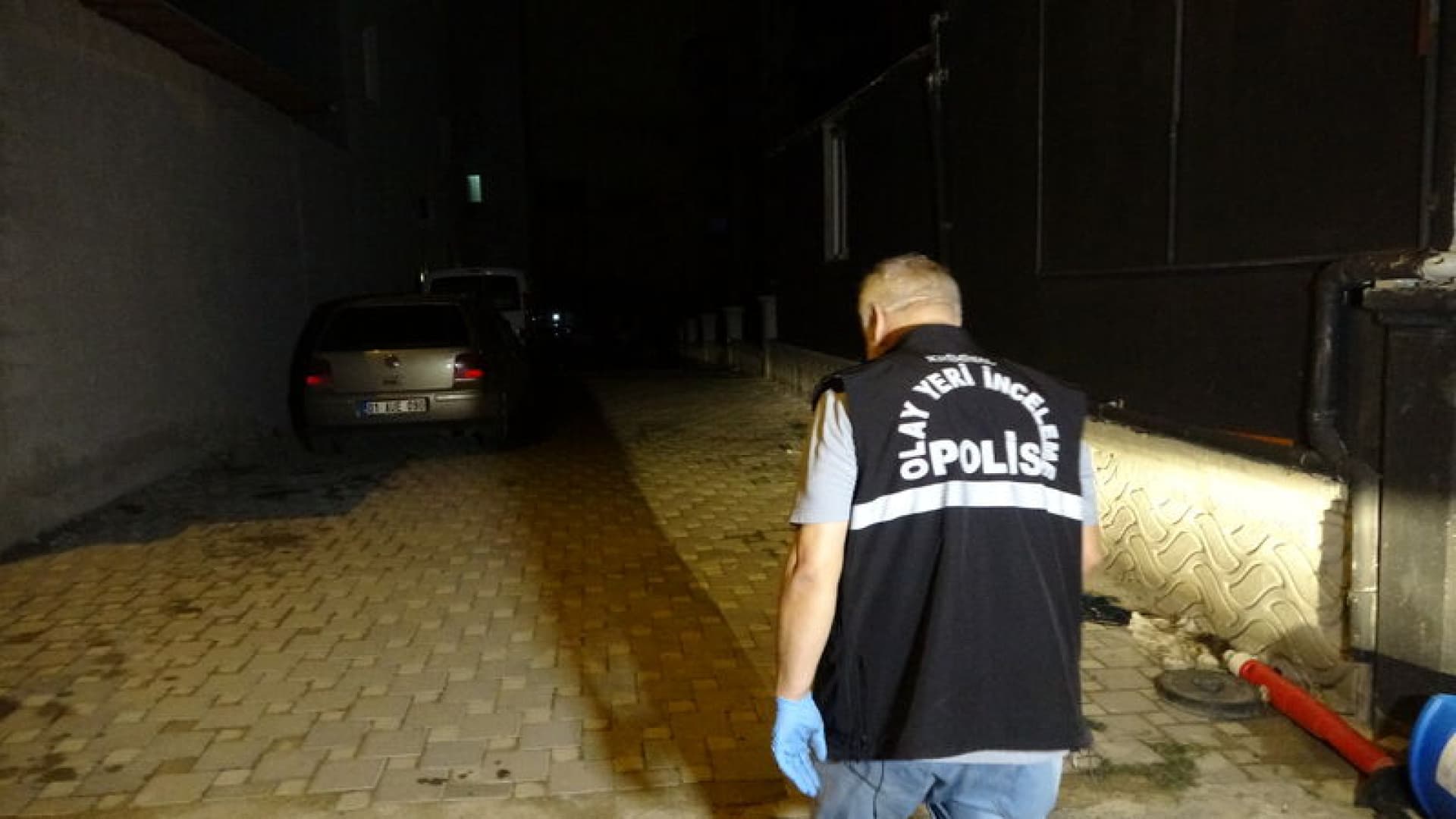 Adana'da 3. kattan düşen şahıs hayatını kaybetti