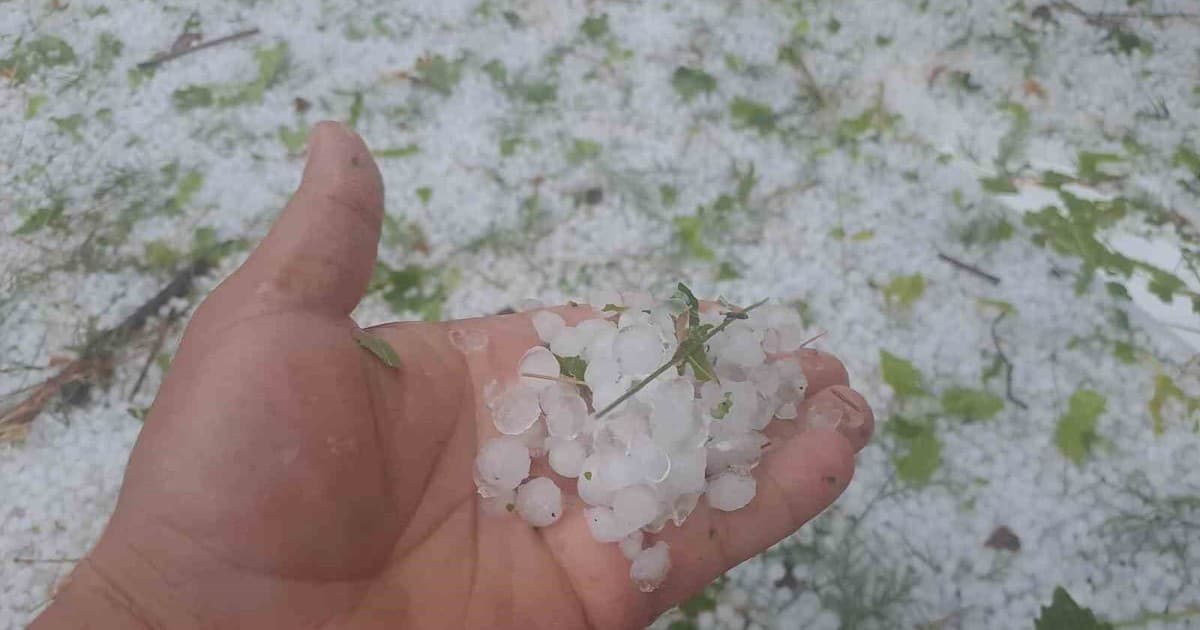 Diyarbakır'da Aniden Bastıran Dolu Yağışı Hayatı Olumsuz Etkiledi