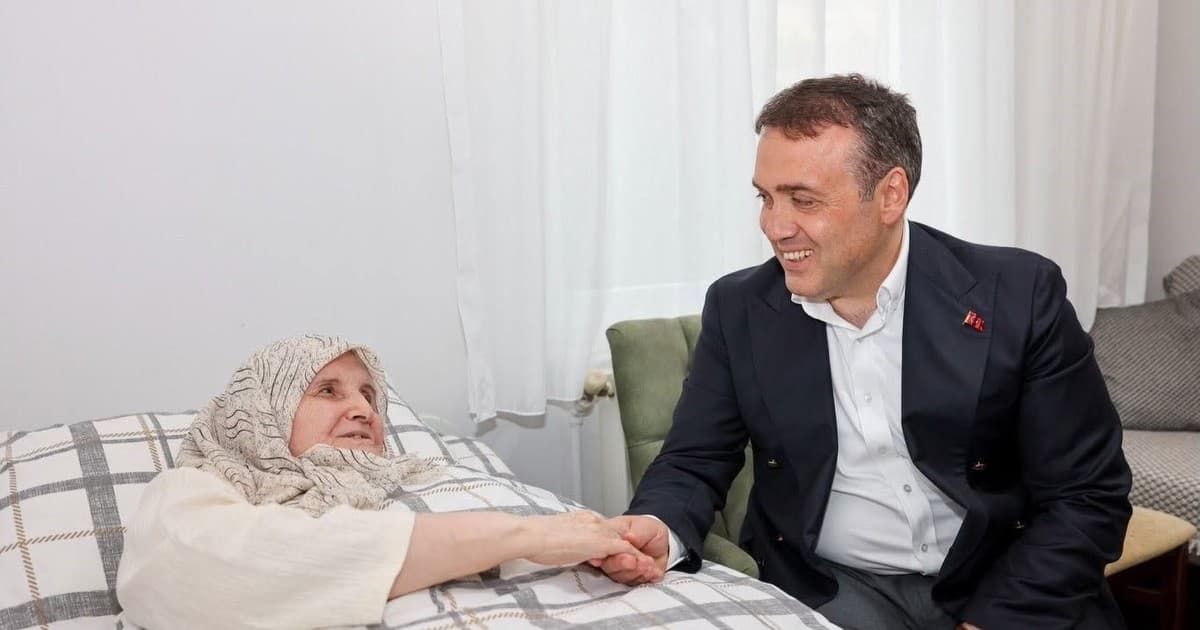 Bilecik Valisi Faik Oktay Sözer'den Yaşlı Çifte Ev Ziyareti