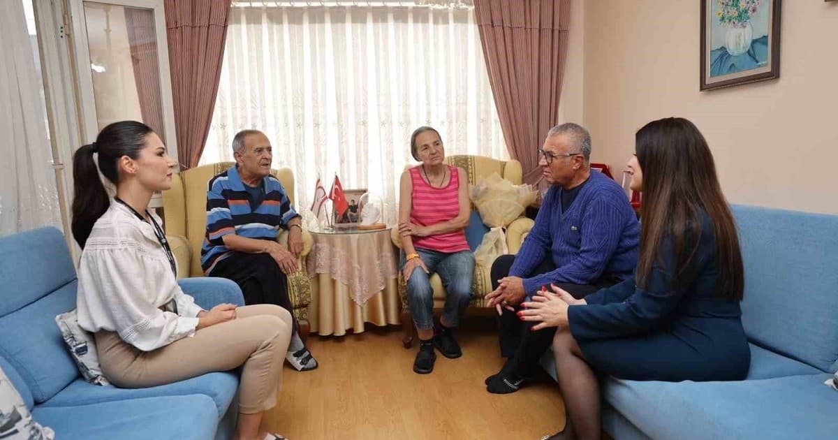 Akdeniz Belediyesi'nden Yaşlılara Özel Ziyaret