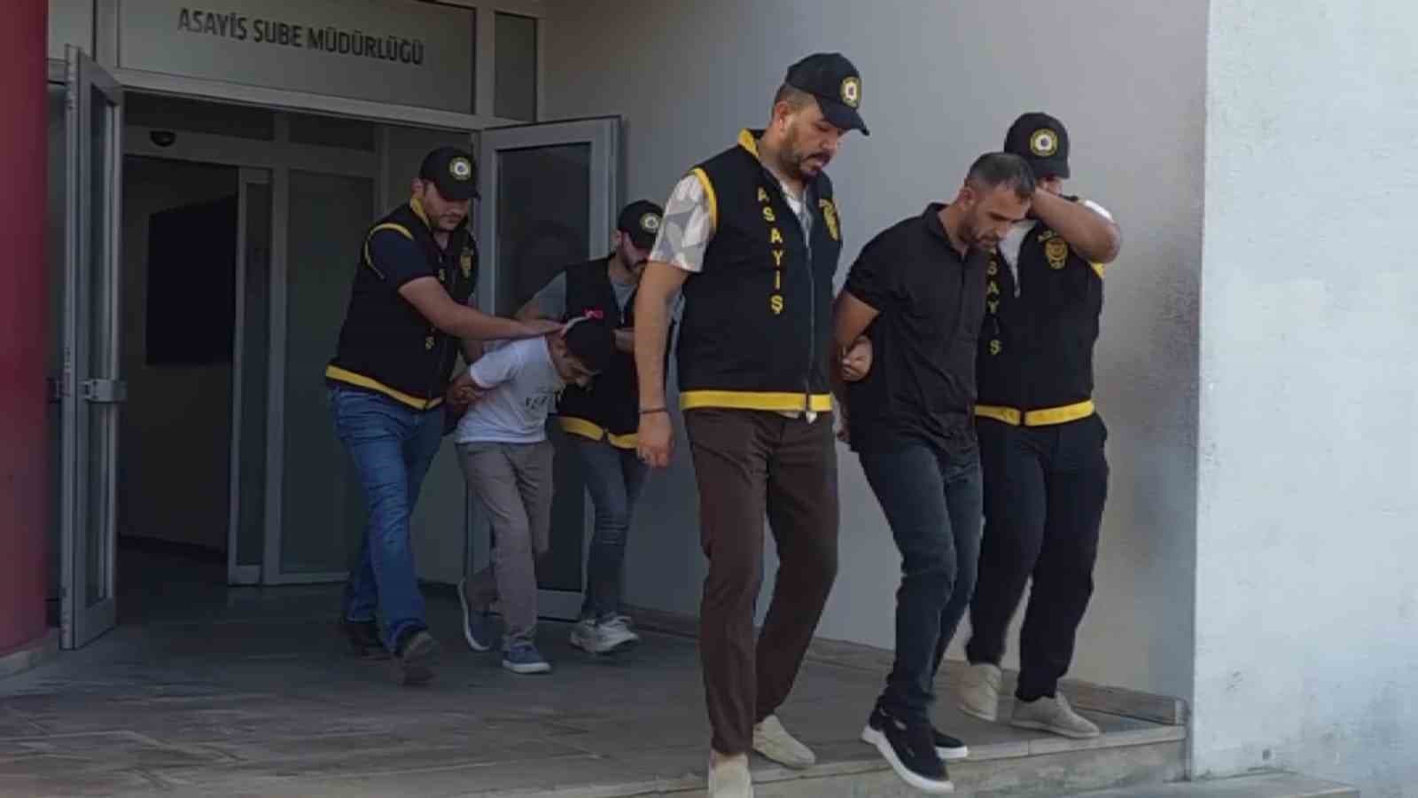 Adana'da Firarilere Şafak Baskını: 25 Yıla Kadar Cezası Bulunan 4 Kişi Yakalandı