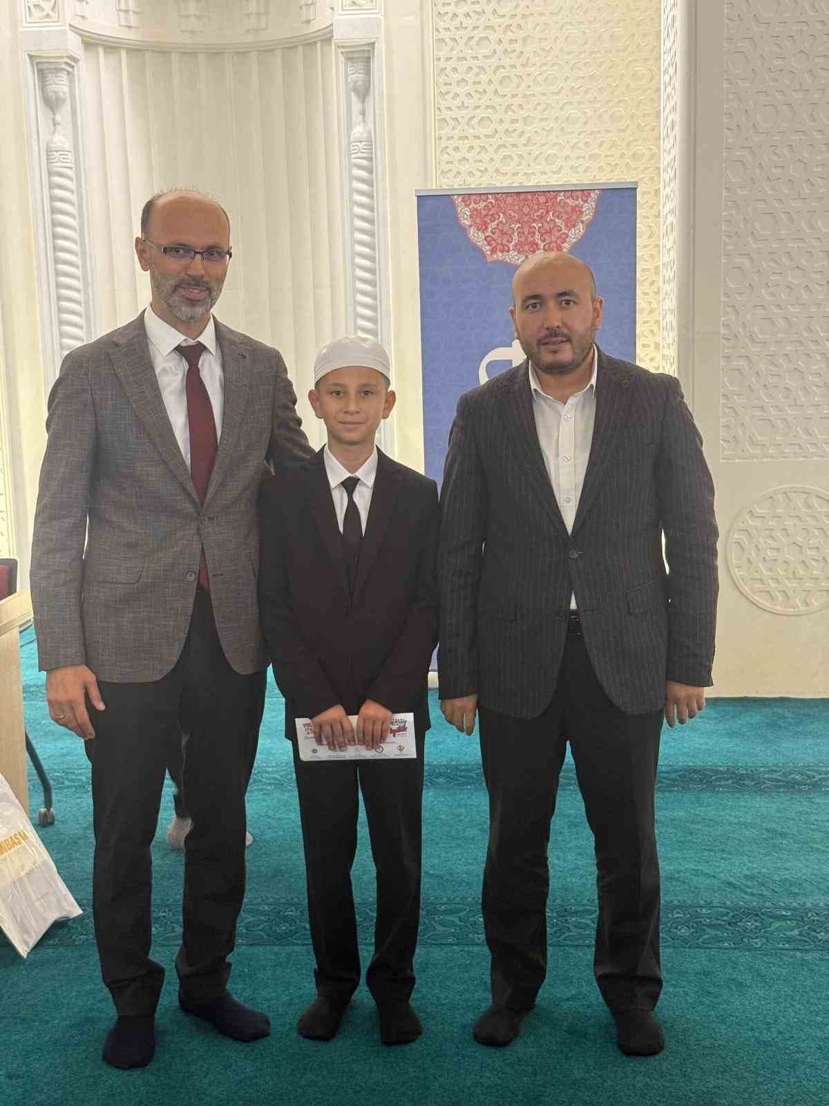 Ahmet Çakır Kur'an-ı Kerim'i Güzel Okuma Yarışması'nda Ege Bölge İkincisi Oldu