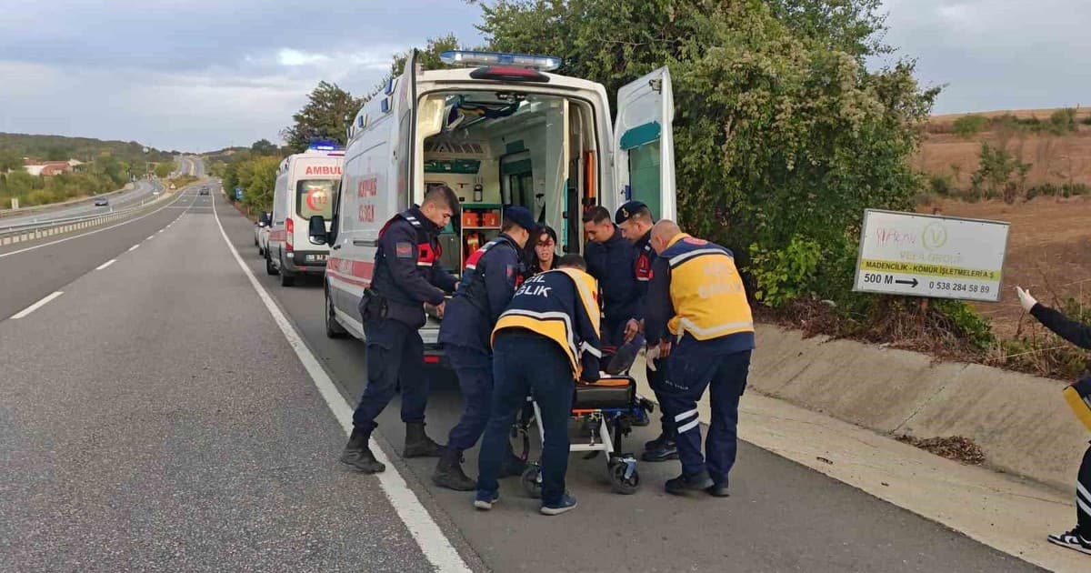 Malkara'da Balık Yüklü Kamyonet Menfeze Çarptı: 2 Yaralı