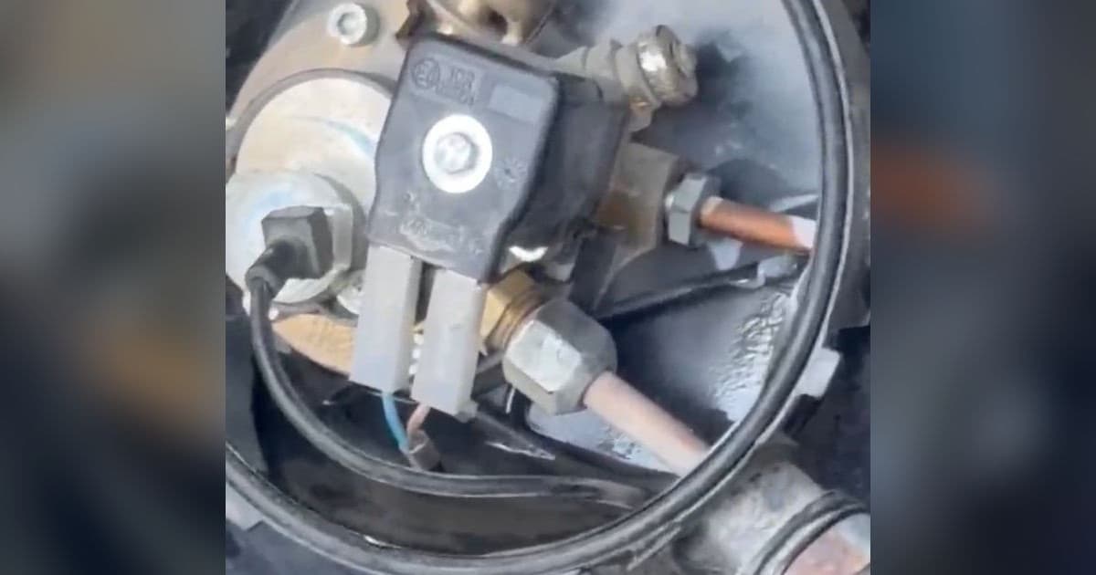 LPG Sızıntısına Rağmen Elinde Sigarayla Rahat Tavırlar Sergiledi