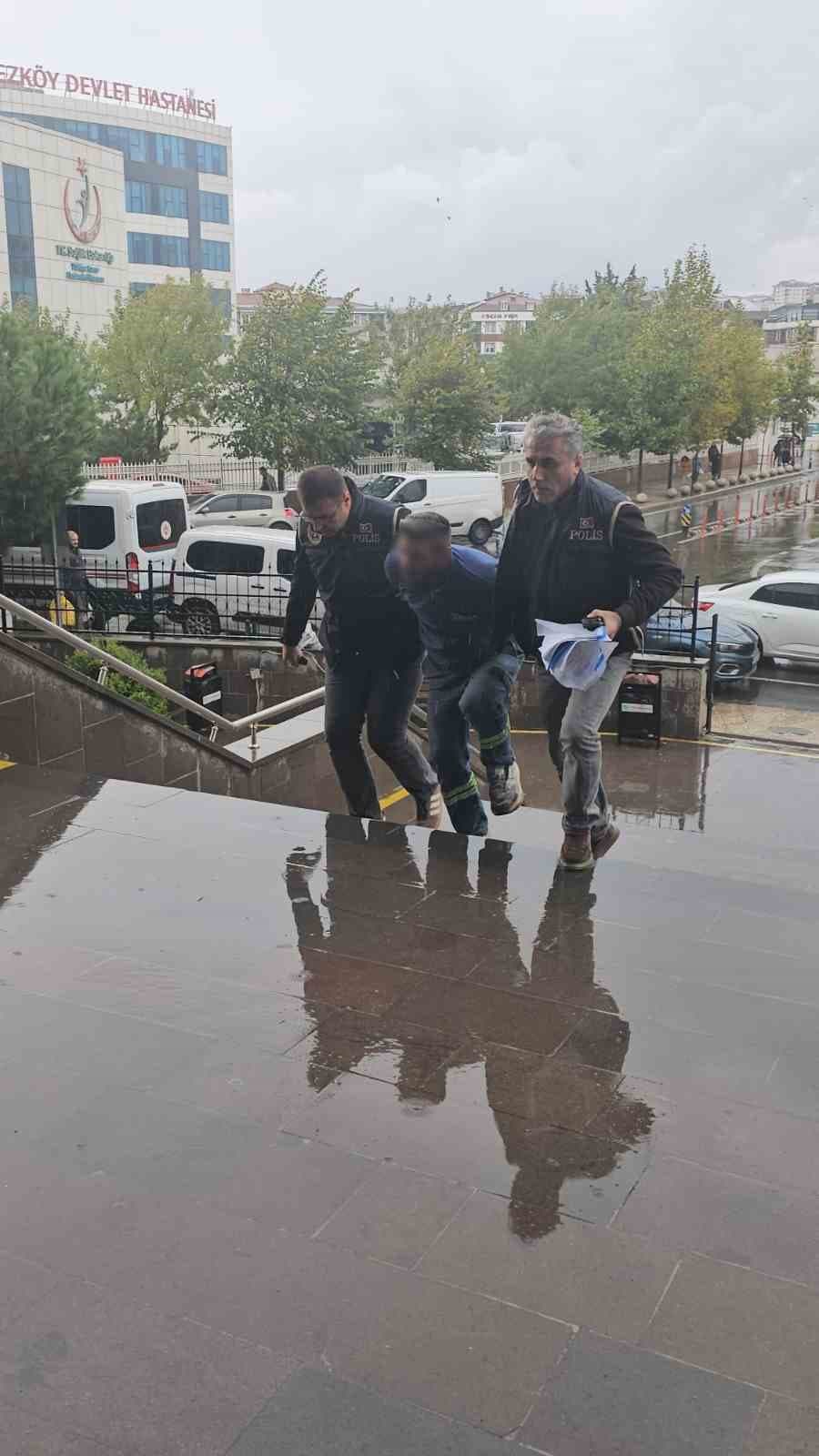 Bayrak Provokasyonunu Kurgulayan Şüpheli Yakalandı
