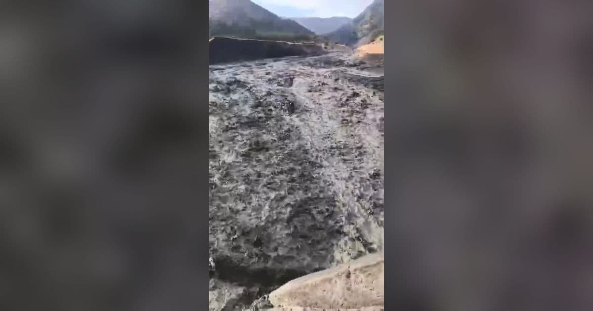 Elazığ'da Sağanak Yağış Sele Neden Oldu: Palu'da Köyü Su Bastı