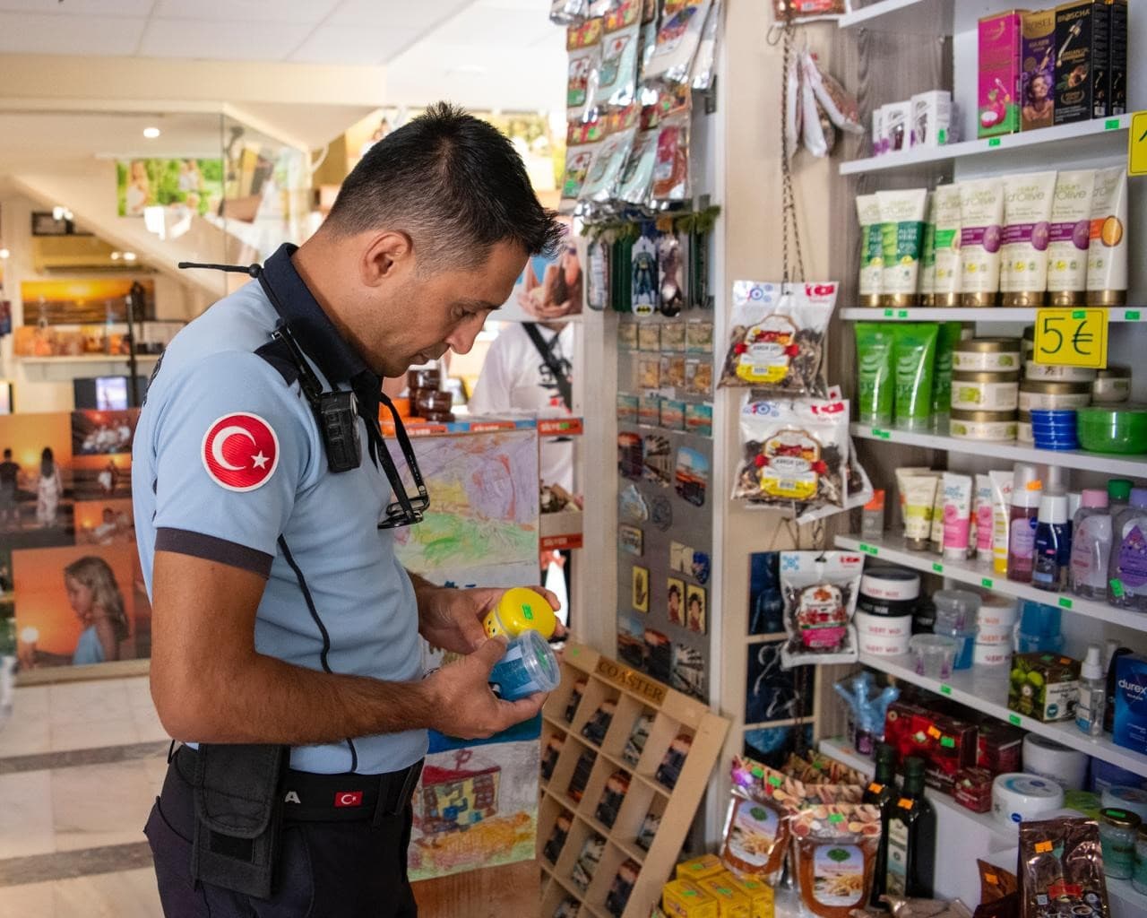 Kuşadası'nda İşletmelere Sıkı Etiket ve Fiyat Denetimi