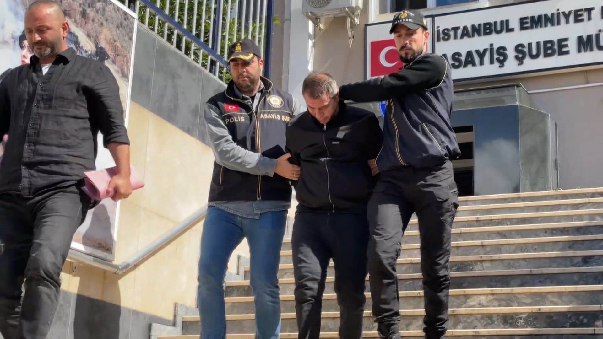 Yakınlarının Kimliğiyle 9 Yıl Sahte Hayat Yaşayan Firari Yakalandı