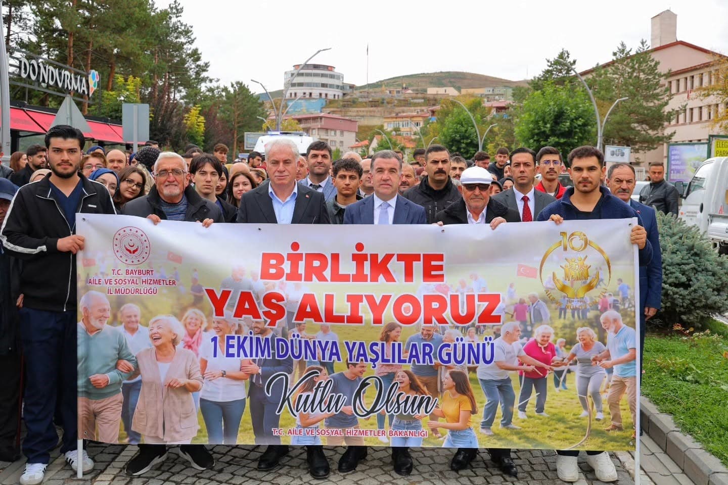 Bayburt'ta Yaşlılar Günü Kuşakları Spor ve Yürüyüş Etkinliğinde Buluşturdu
