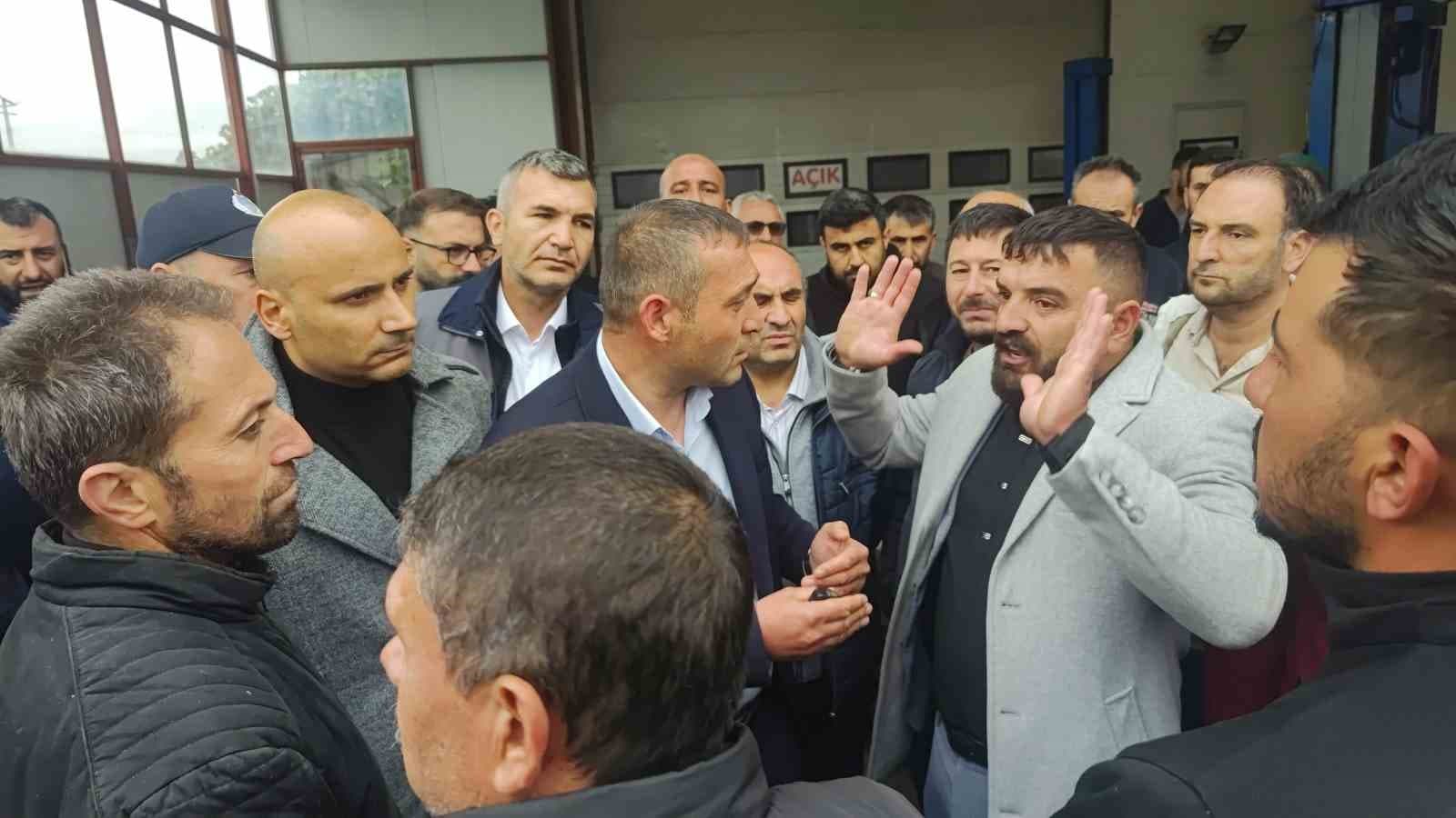 Şarkışla Sanayi Sitesi'nde Yıkım Kararı Esnafı Sokağa Döktü: Çalışmalar Ertelendi