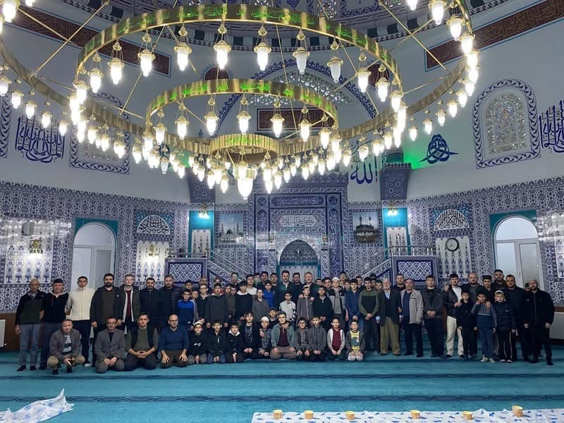 Kavak'ta Hz. Ömer Camii'nde Manevi Buluşma: Vatandaşlar Sabah Namazında Bir Araya Geldi
