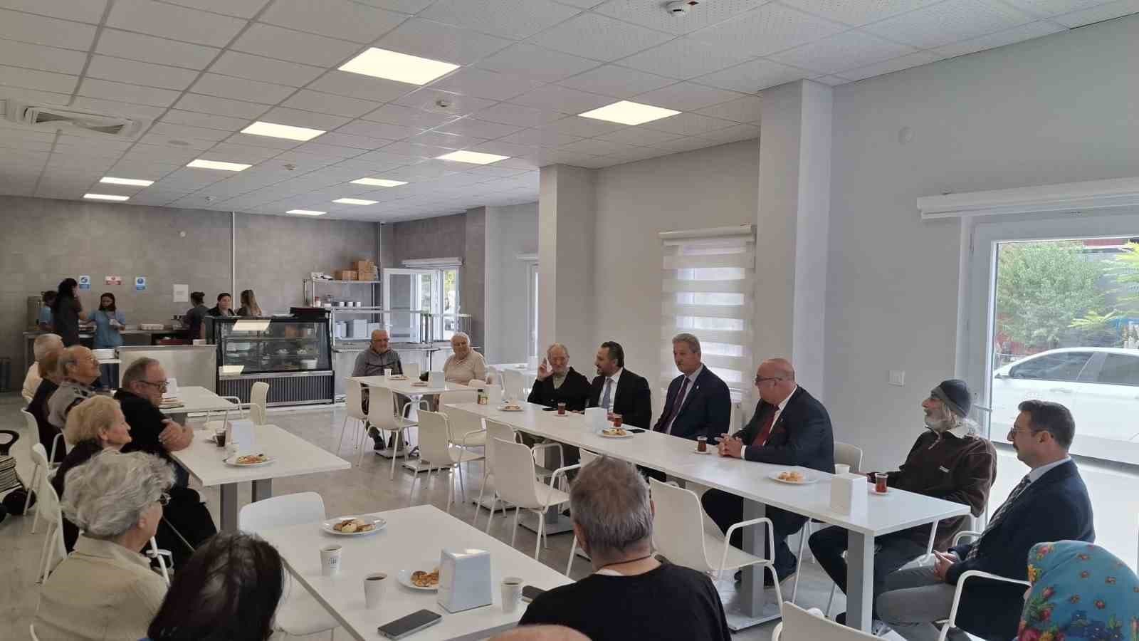 Muğla'da Kıdemli Vatandaşlar 1 Ekim Dünya Yaşlılar Günü'nde Bir Araya Geldi