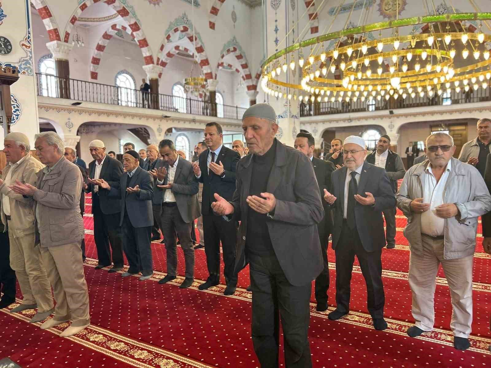 Van'da 15 Temmuz Ve Tüm Şehitler İçin Dualar Edildi