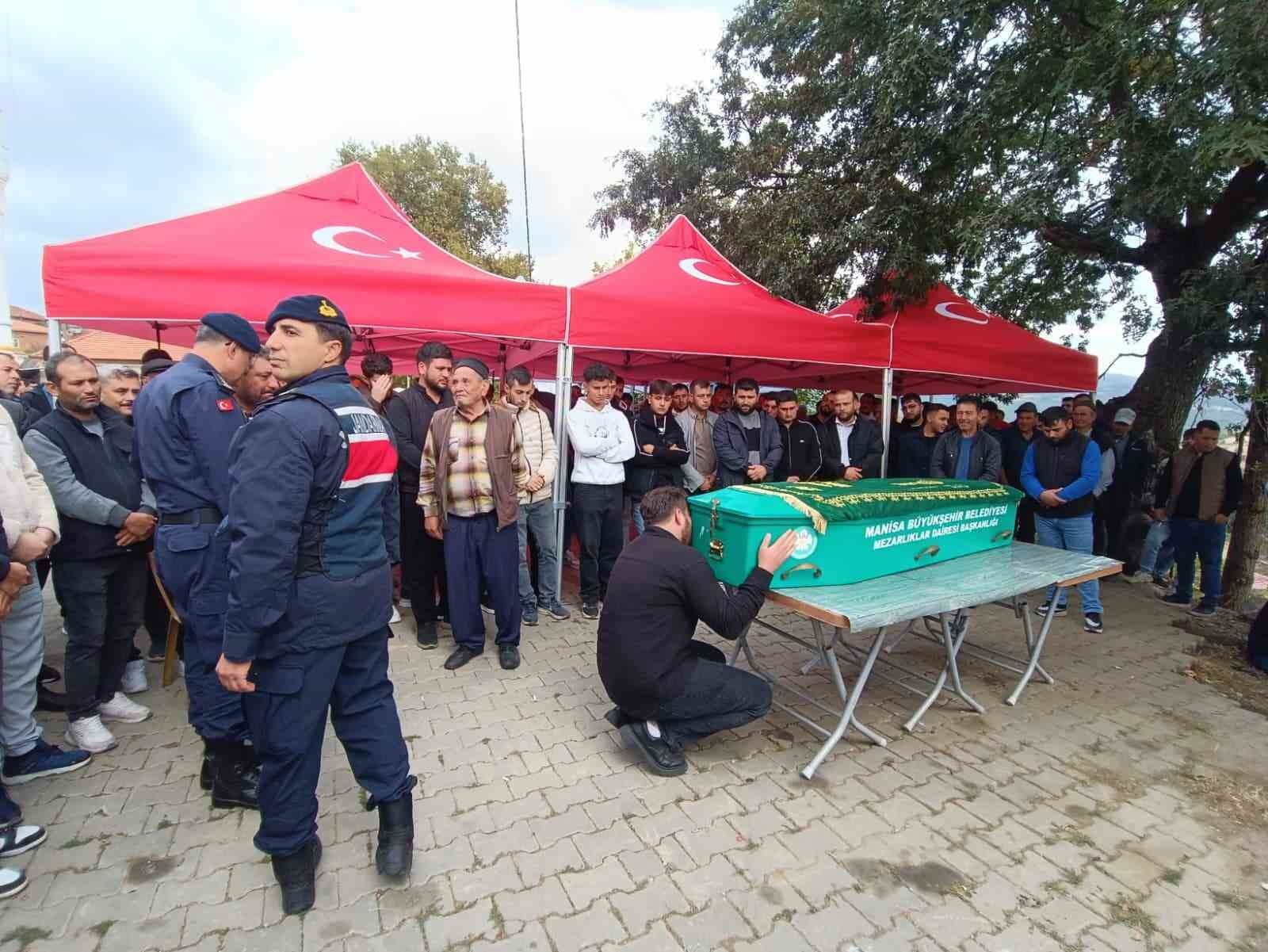 Soma’da madendeki göçükte hayatını kaybeden Ramazan İnce son yolculuğuna uğurlandı