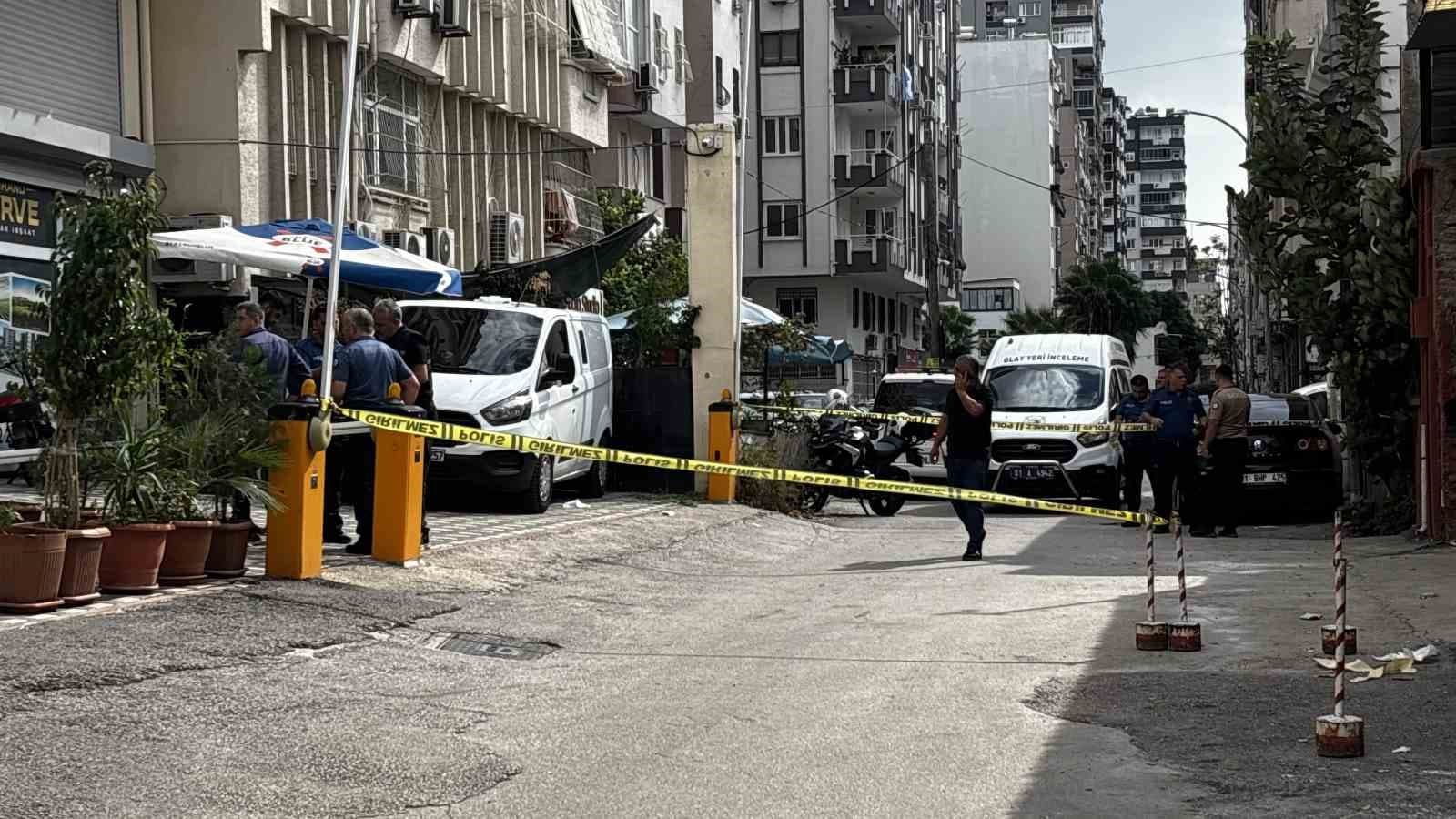 Adana’da iş yeri önünde silahlı saldırı: 1 ölü, 1 yaralı