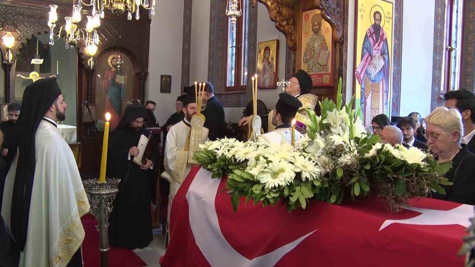 Hayatını kaybeden Prof. Dr. İoanna Kuçuradi son yolculuğuna uğurlandı.