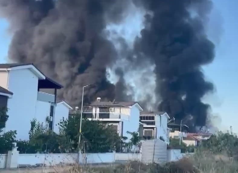 Aydın’da pazar yeri yangını