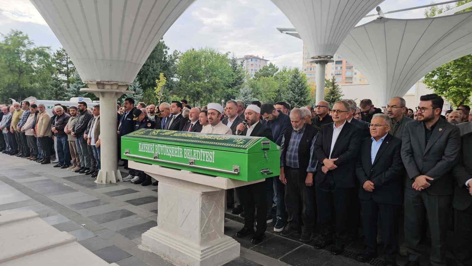 İYC Başkanı Oğuz Memiş son yolculuğuna uğurlandı