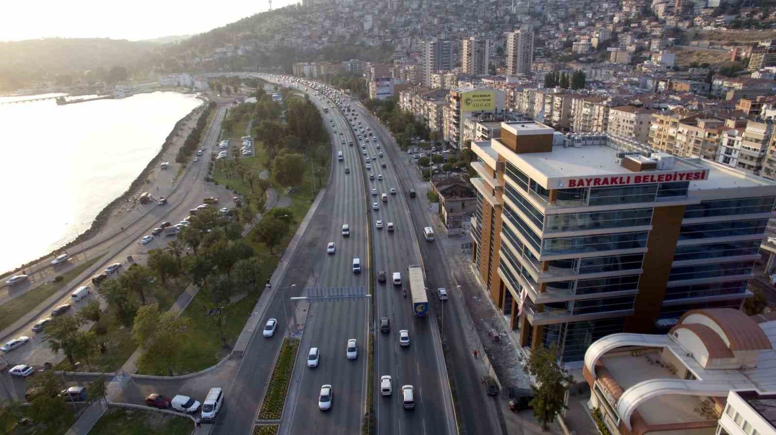 Bayraklı Belediyesinde 20 milyonluk kamu zararı, 4 milyonluk rüşvet ağı